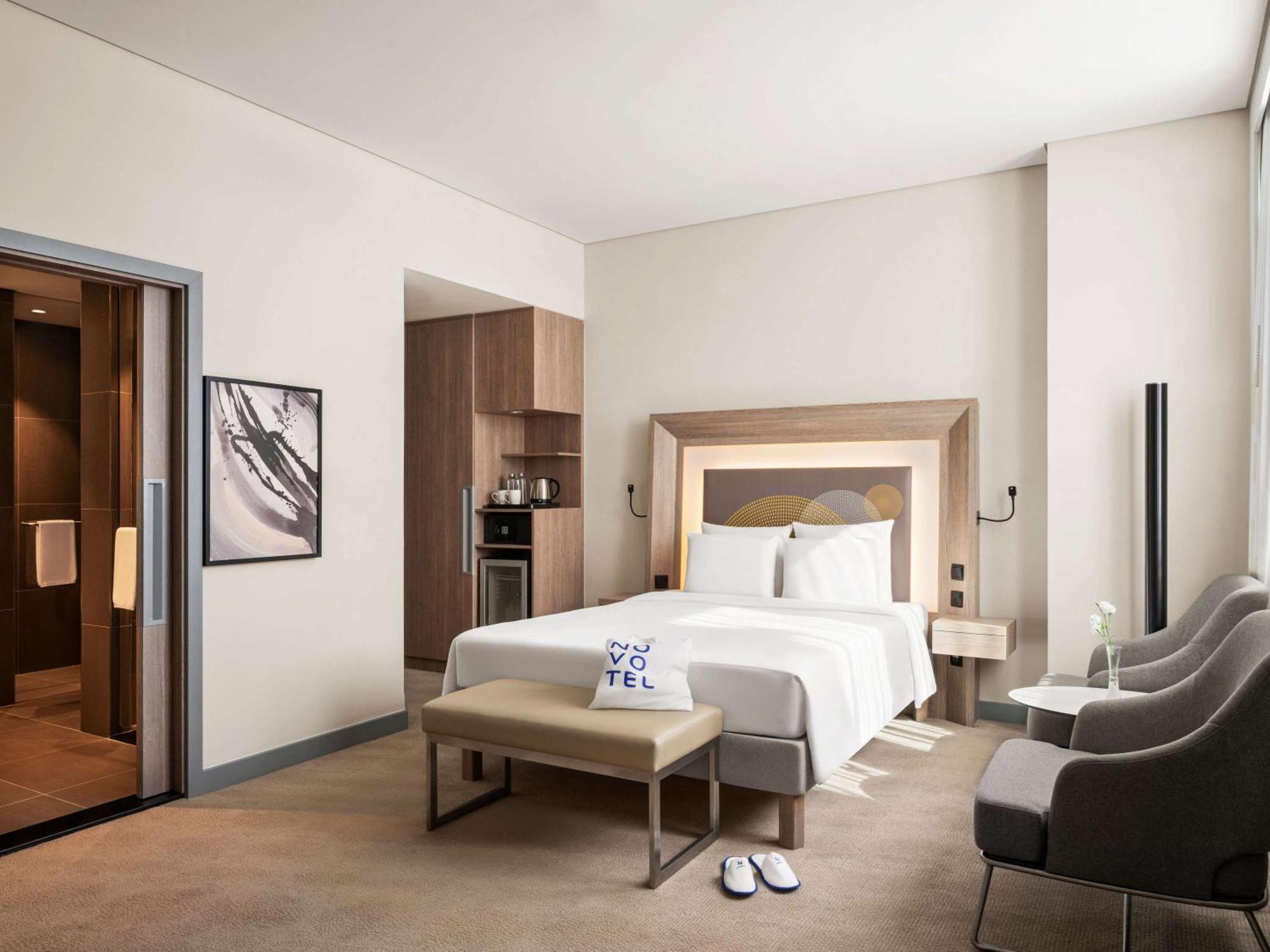 Novotel Bur Dubai - Healthcare City Esterno foto