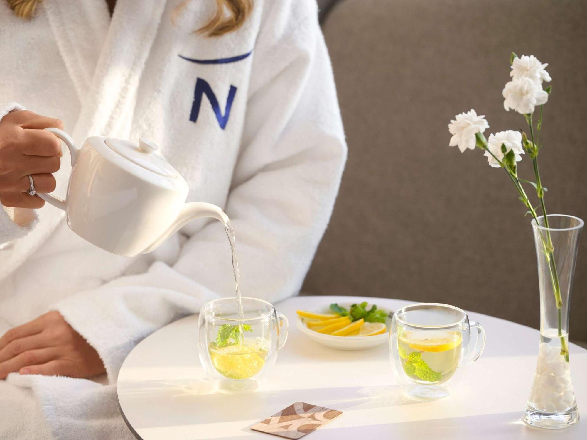 Novotel Bur Dubai - Healthcare City Esterno foto
