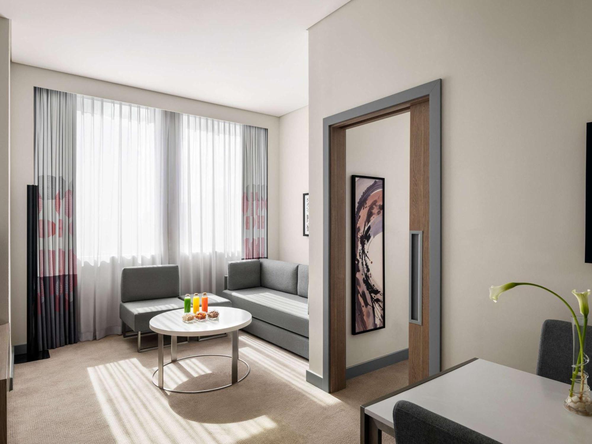 Novotel Bur Dubai - Healthcare City Esterno foto