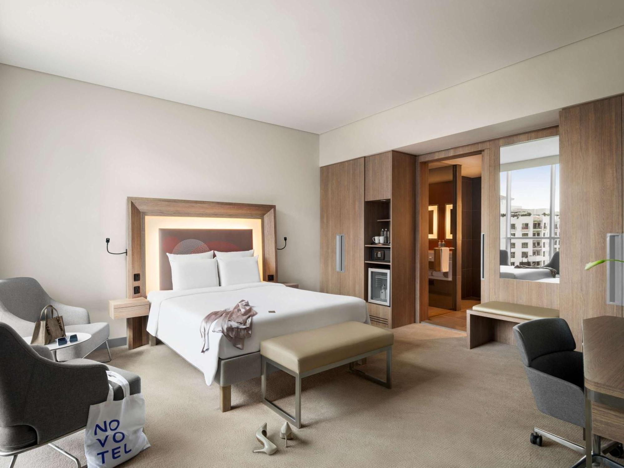 Novotel Bur Dubai - Healthcare City Esterno foto