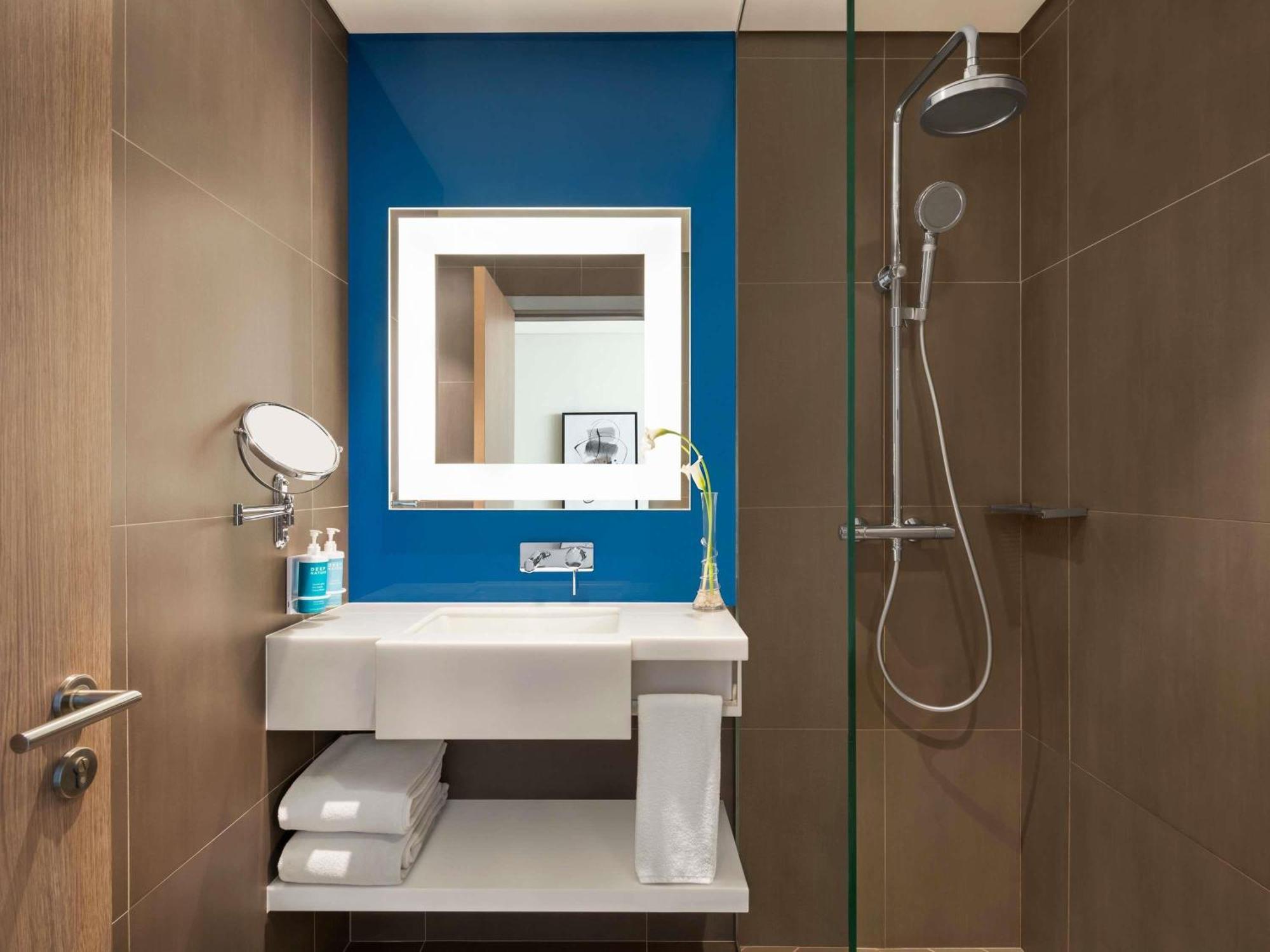 Novotel Bur Dubai - Healthcare City Esterno foto