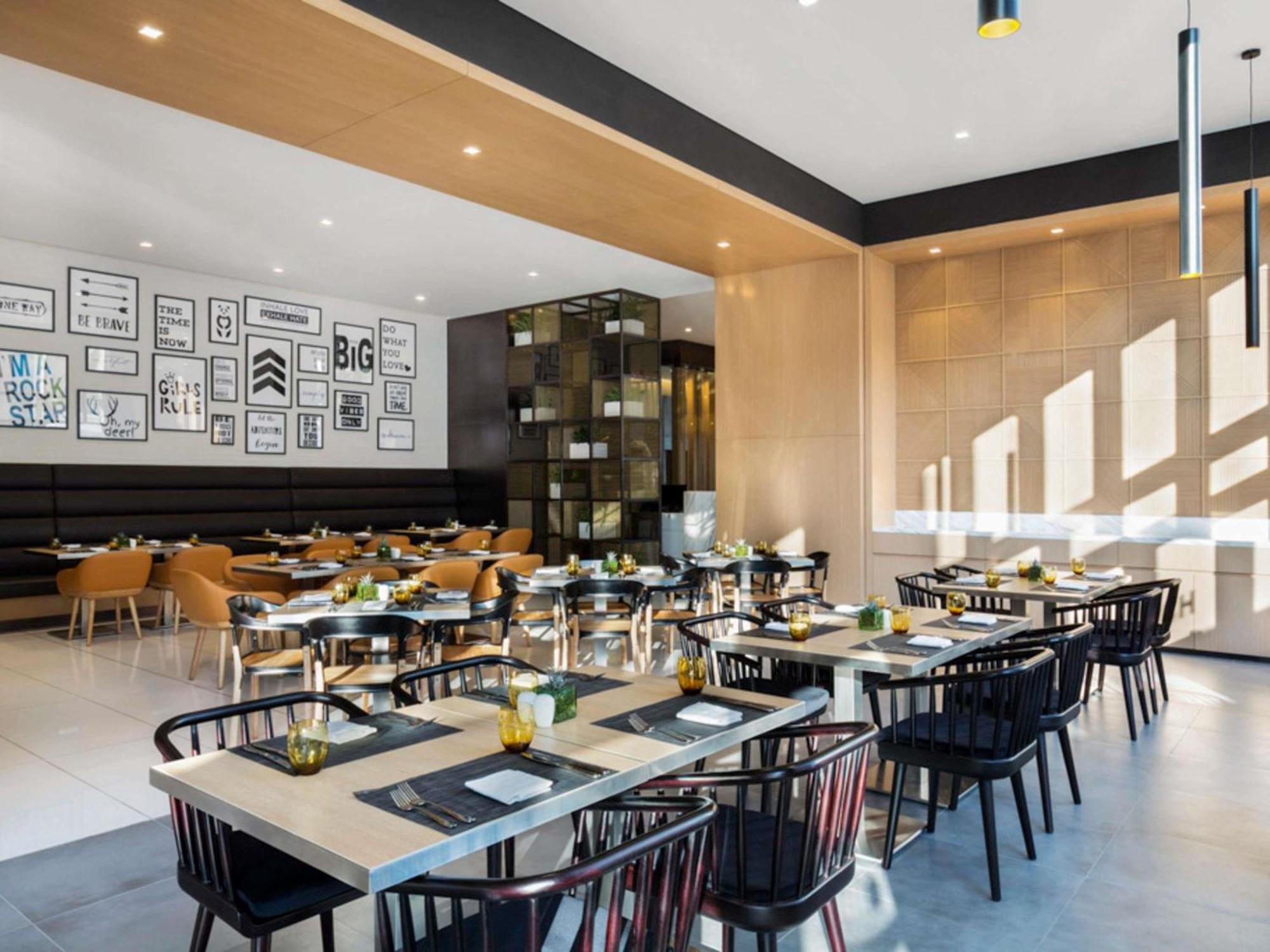 Novotel Bur Dubai - Healthcare City Esterno foto