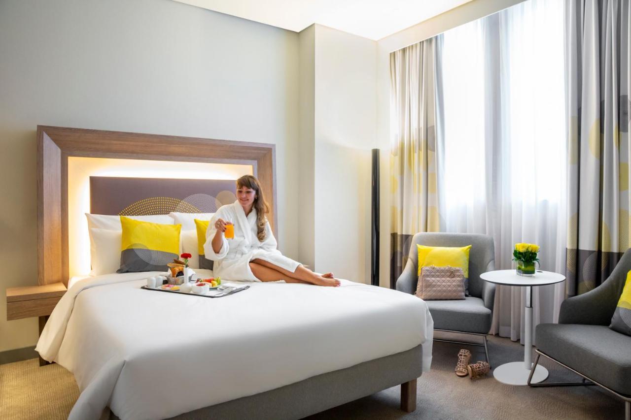 Novotel Bur Dubai - Healthcare City Esterno foto